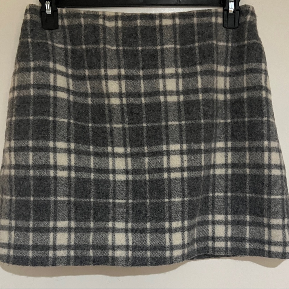 Uniqlo Gray and Cream Plaid Mini Skirt